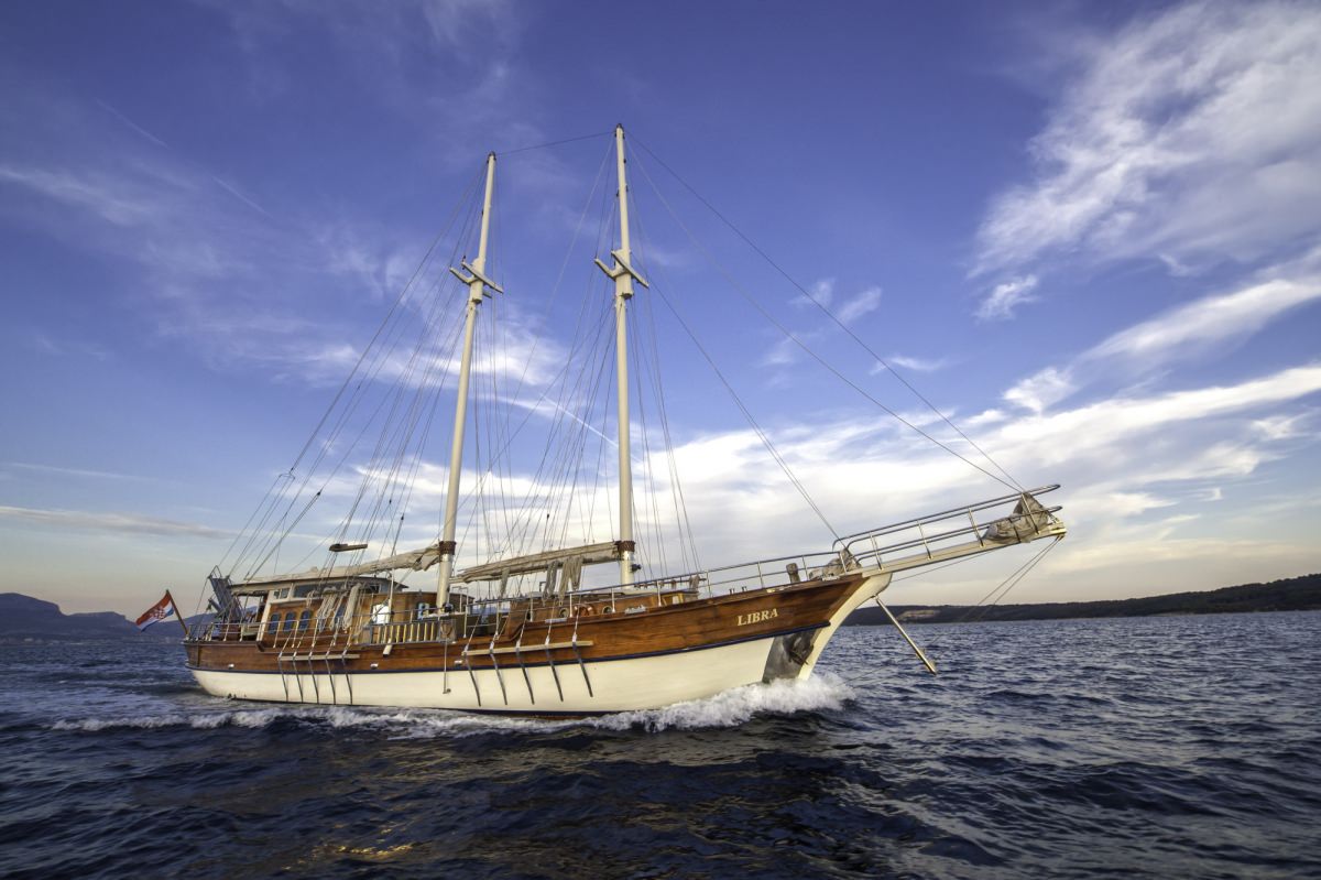 sailing yacht libra